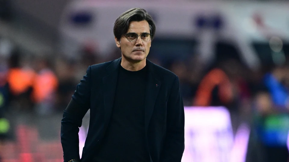 Vincenzo Montella'dan maç sonu açıklama: Gösterdiğimiz kariyerin üstüne eklemeliyiz
