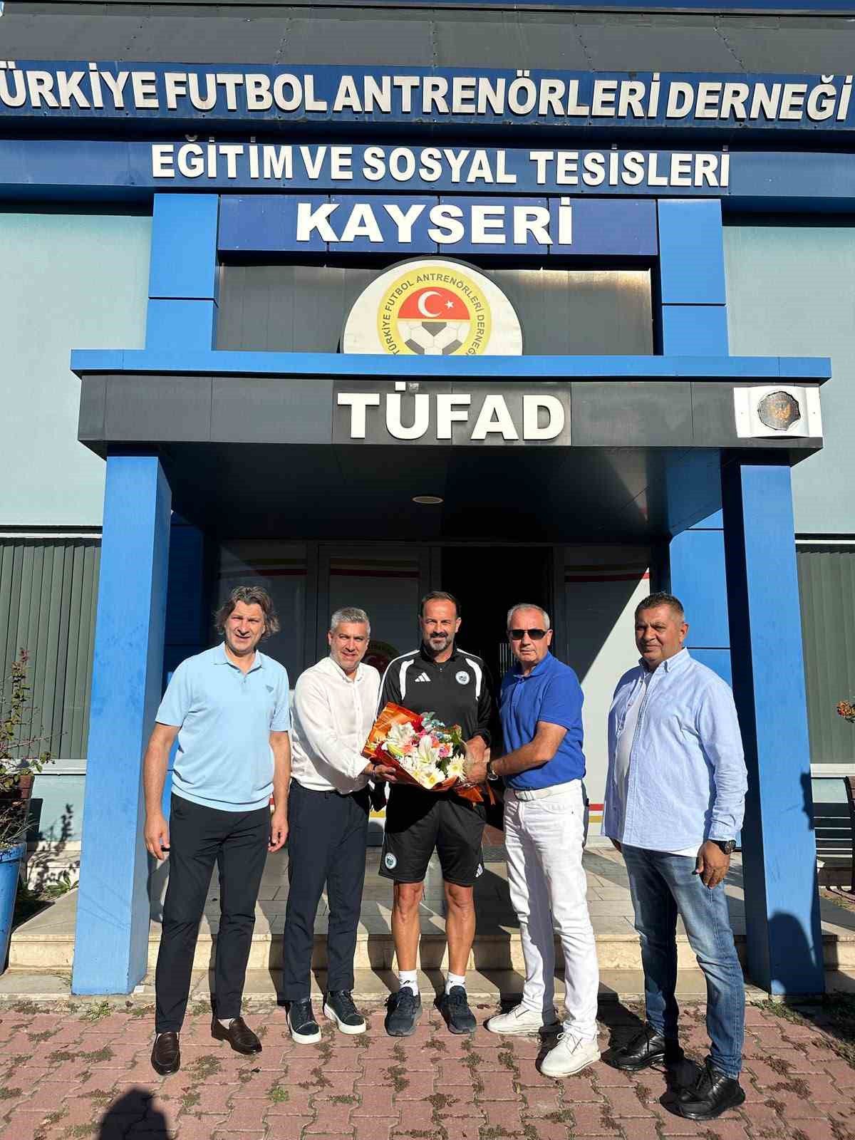 TÜFAD Kayseri Şubesi’nden Adem Çak’a ‘hoşgeldin’ çiçeği