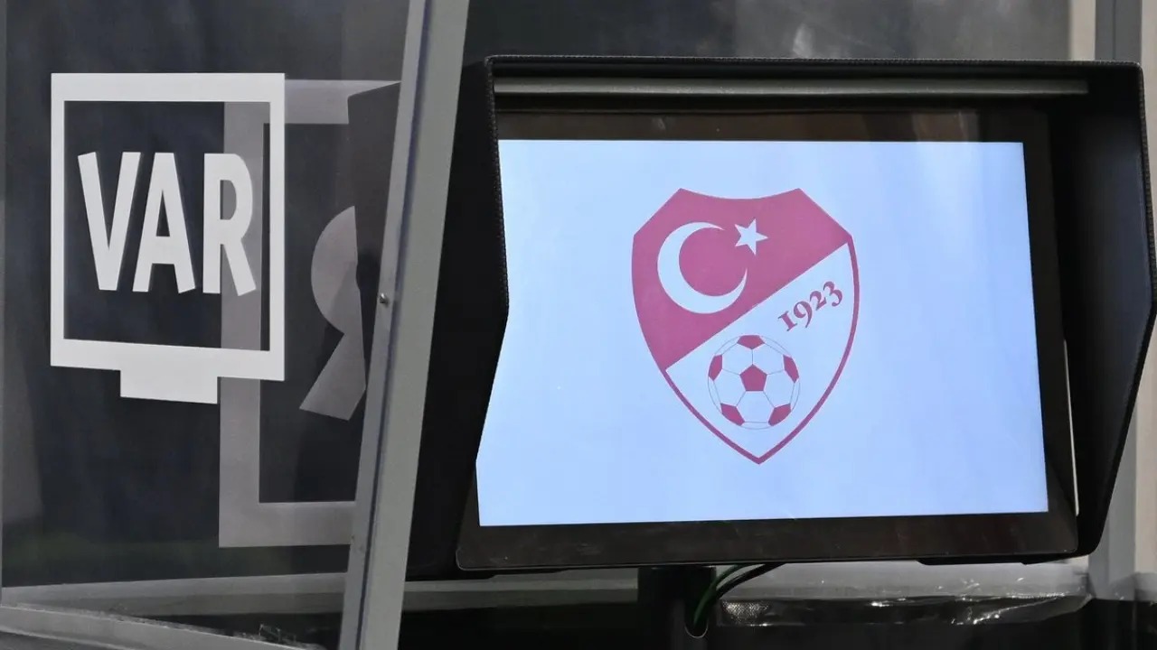 Fenerbahçe'ye İskoç sürprizi! İşte Süper Lig'de günün VAR hakemleri