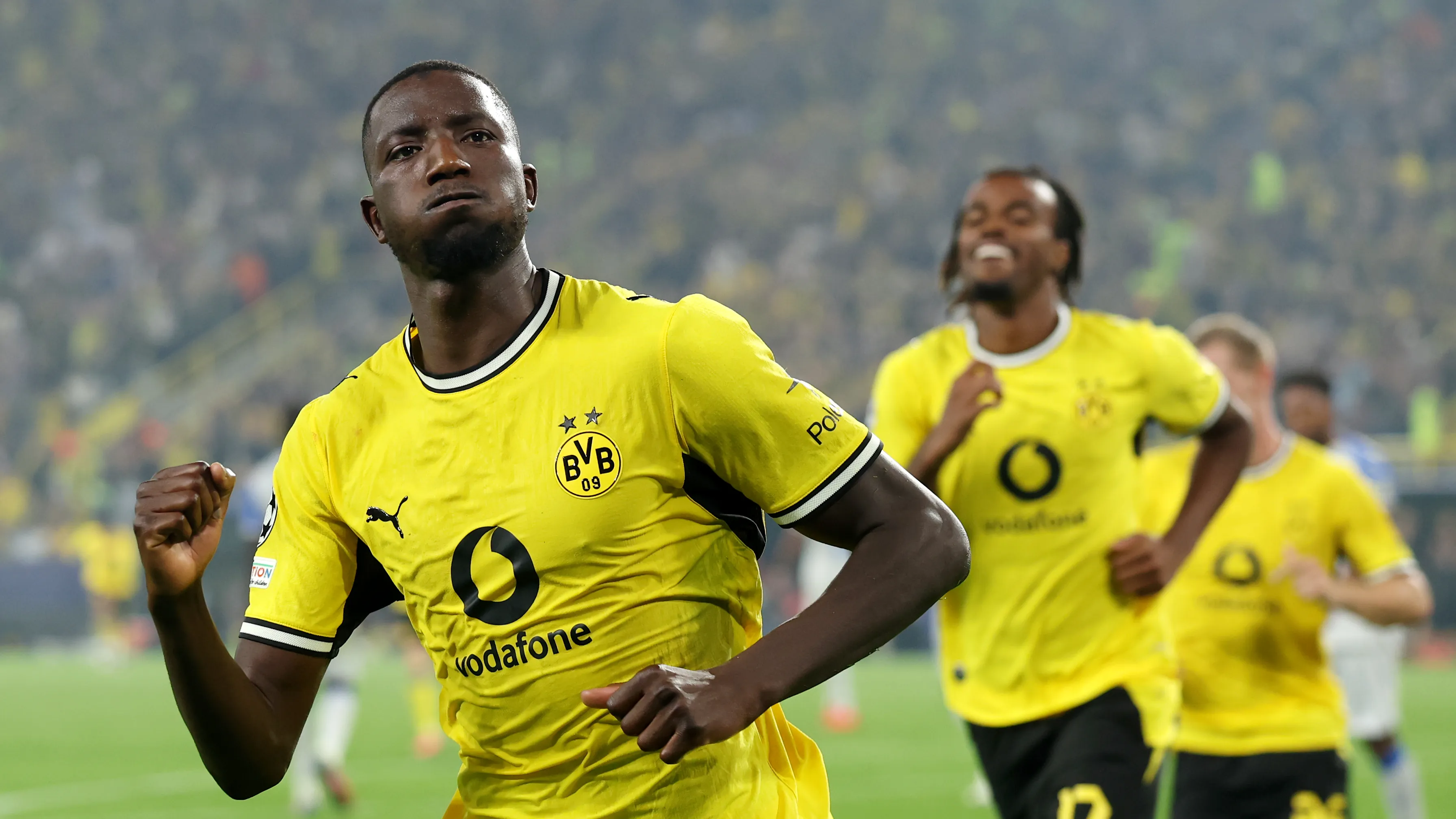 Borussia Dortmund, Şampiyonlar Ligi'nde Villarreal engelini zor da olsa aşarken Serhou Guirassy her iki ceza sahasında da yıldızlaştı