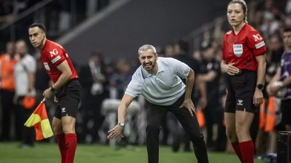 Erzurumspor Teknik Direktörü Serkan Özbalta: "Bir gol atsak Beşiktaş’ın travmaları var..."