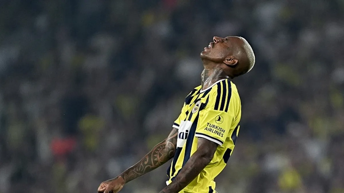 Fenerbahçe – Lyon Karşılaşmasında Talisca Sustu Tribünler Coştu