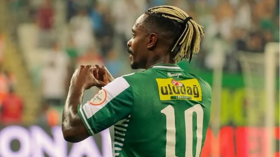 Bursaspor'dan Lincoln Henrique açıklaması: Sakatlık süresi netlik kazandı