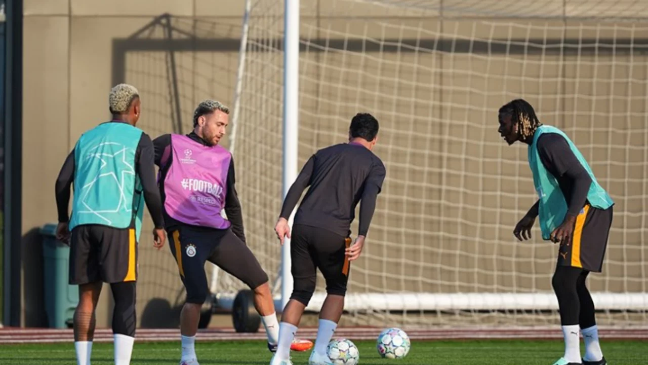 Galatasaray'da Barcelona mesaisi! Okan Buruk yönetiminde hazırlıklar sürüyor