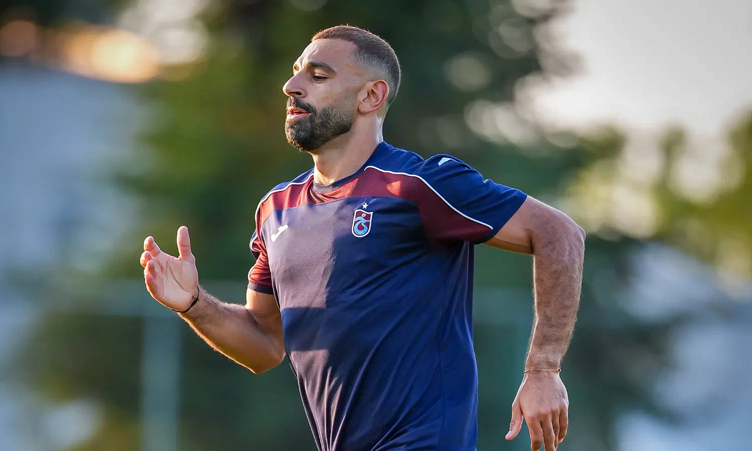 Mohamed Salah'tan sonra Trabzonspor'a Premier Lig'den yıldız orta saha