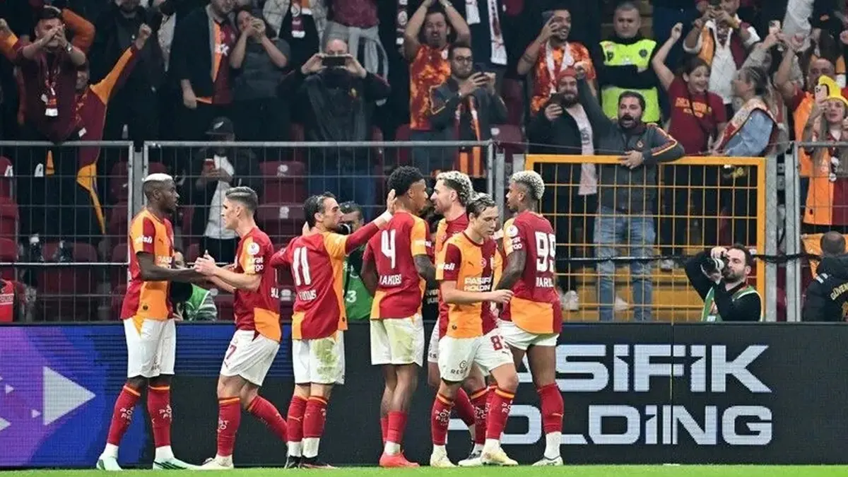 Fenerbahçe ezeli rakibi Galatasaray karşısında yenildi! Maç gergin bitti | Galatasaray - Fenerbahçe derbisi maç özeti, maç yorumları