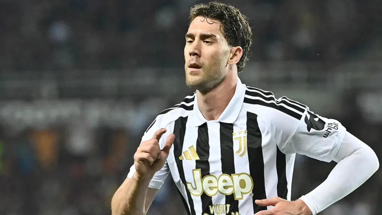 Beşiktaş UEFA listesini güncelledi! Vlahovic için karar çıktı