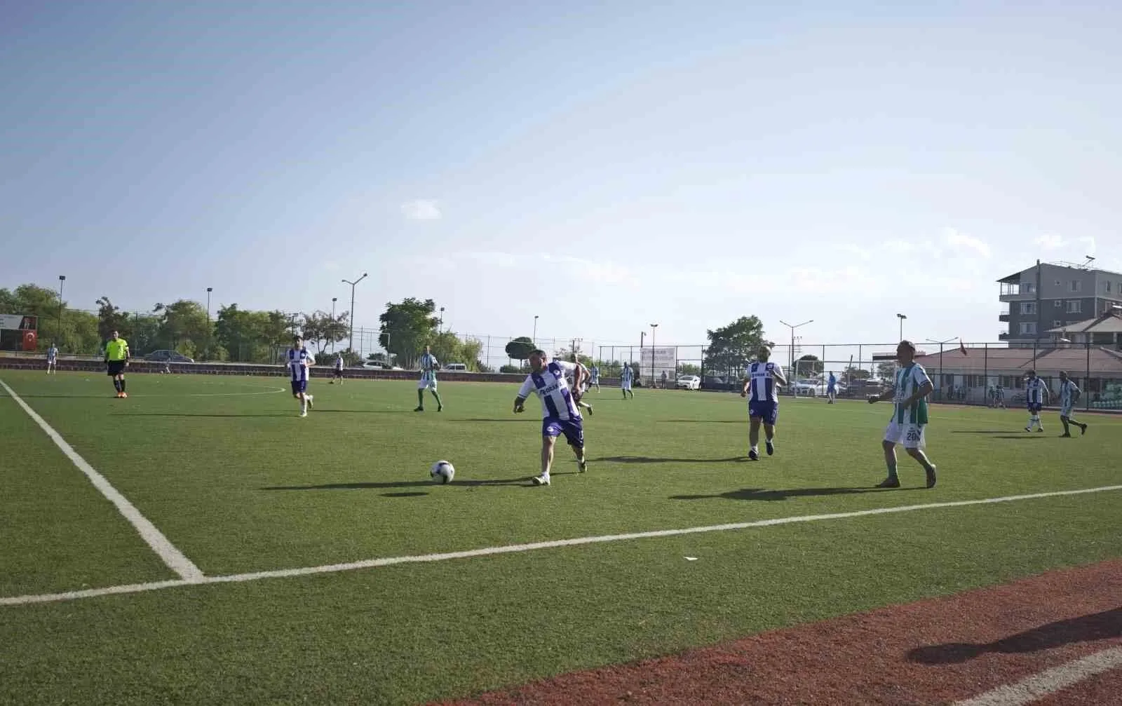 Ahlat'ta 40 yaş üstü şöhretler futbol turnuvası