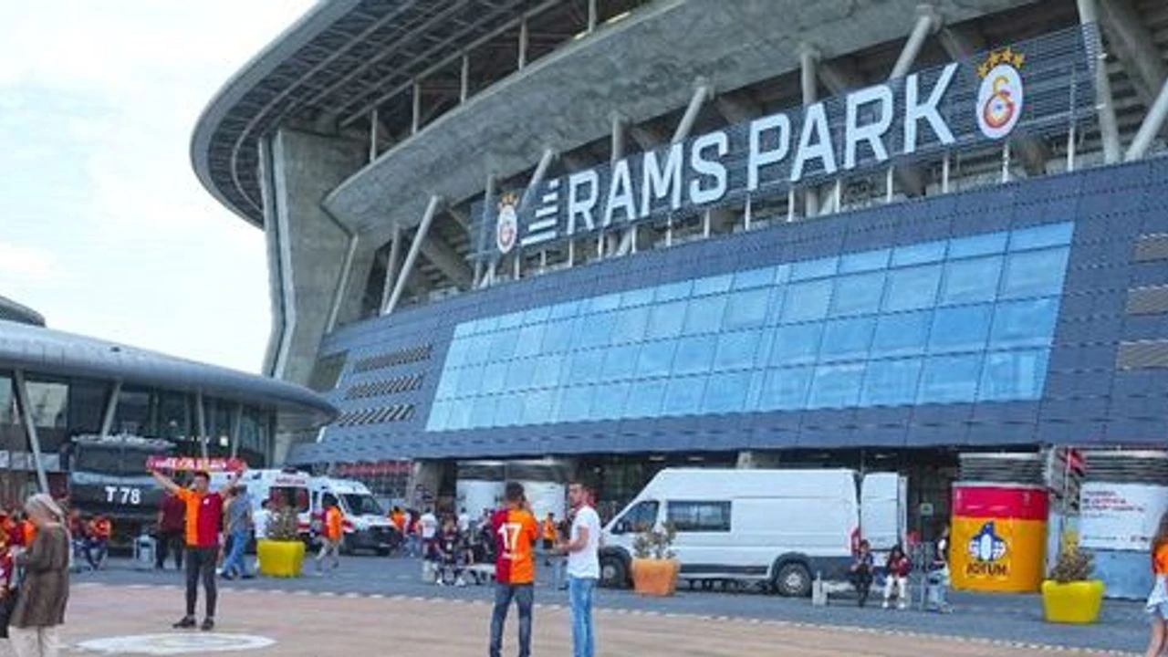 Galatasaray stadı kayıyor mu, RAMS Park duvarlarında çatlak mı var?