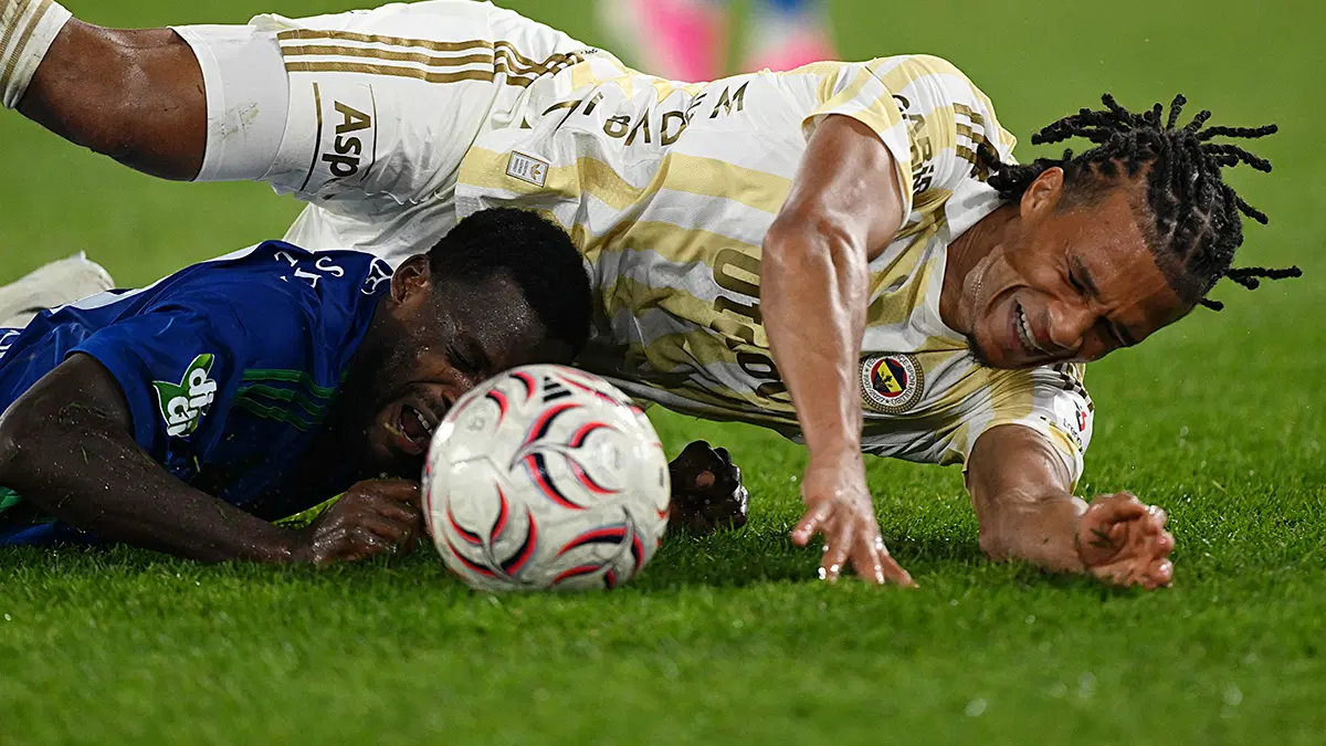 Rizespor - Fenerbahçe maçında penaltı tartışması! Trio ekibi "Kazaen" diyerek detaylıca anlattı