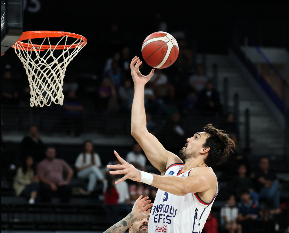 Anadolu Efes ligde moral buldu