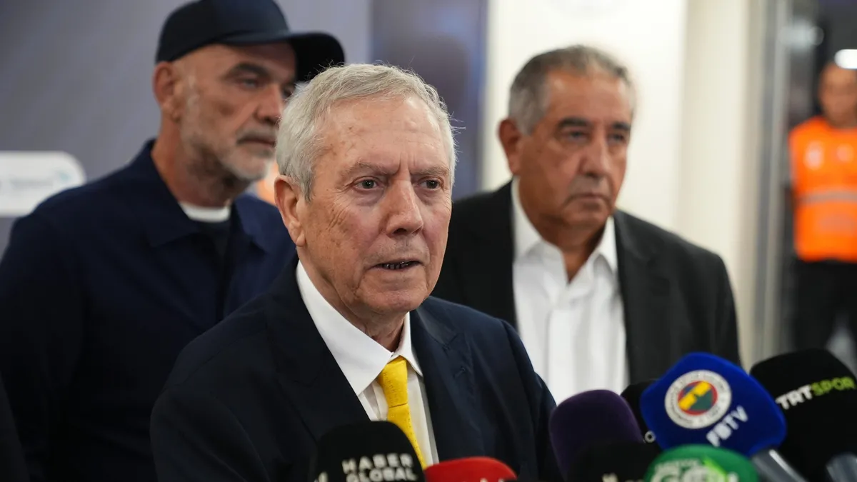 Fenerbahçe’den Aziz Yıldırım açıklaması! Soyunma odası iddiasını yalanladı