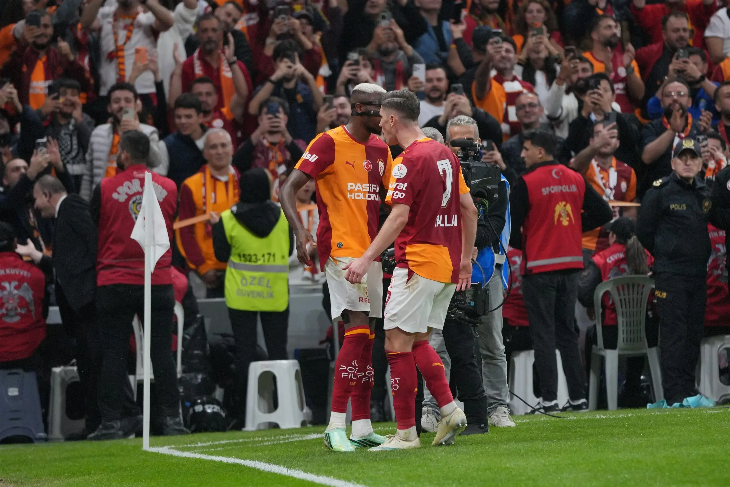 Galatasaray - Fenerbahçe derbisi dünya basınının gündeminde