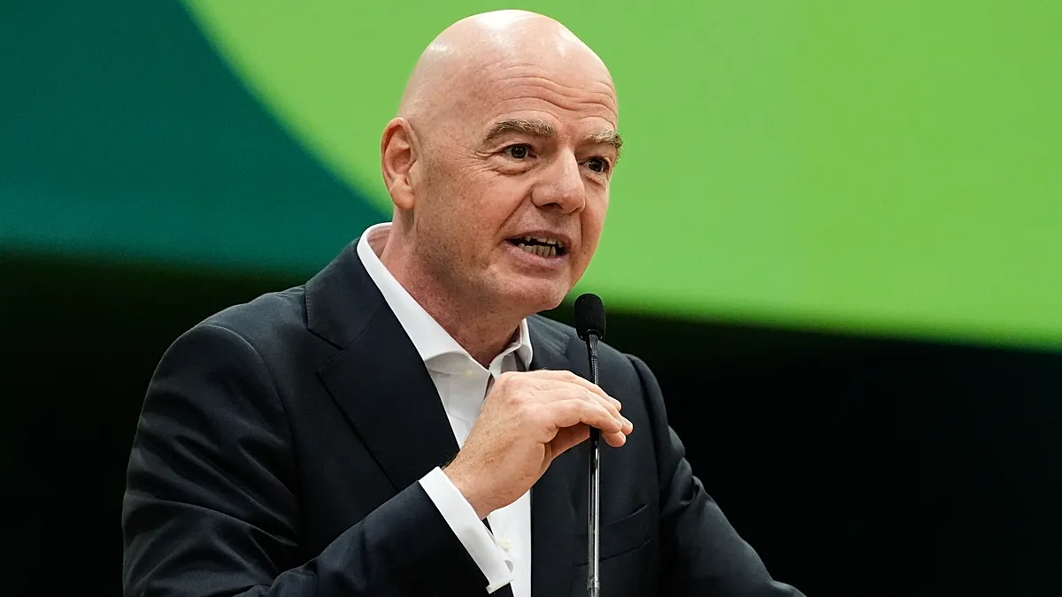 UEFA'nın Infantino'nun sevgilisine ödeme yaptığı iddiasında FIFA Infantino'yu savundu