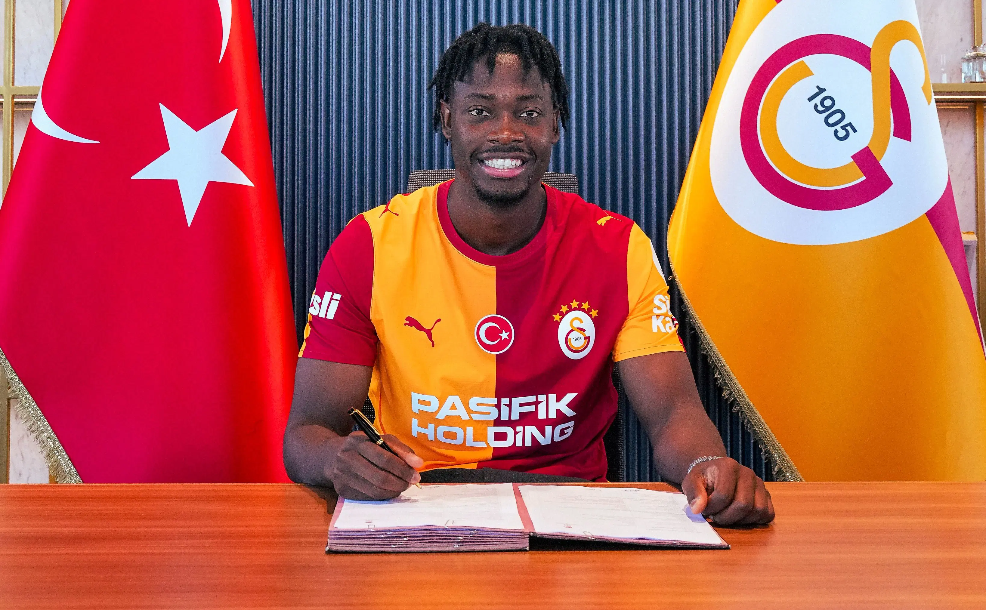 SON DAKİKA | Galatasaray Bitshiabu'nun maliyetini KAP'a bildirdi