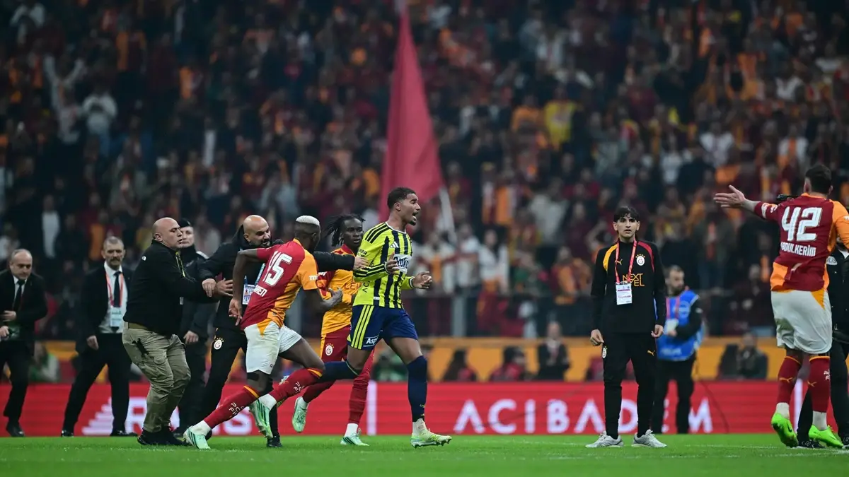 Fenerbahçe'den derbiden çıkan olaylarla ilgili açıklama geldi!